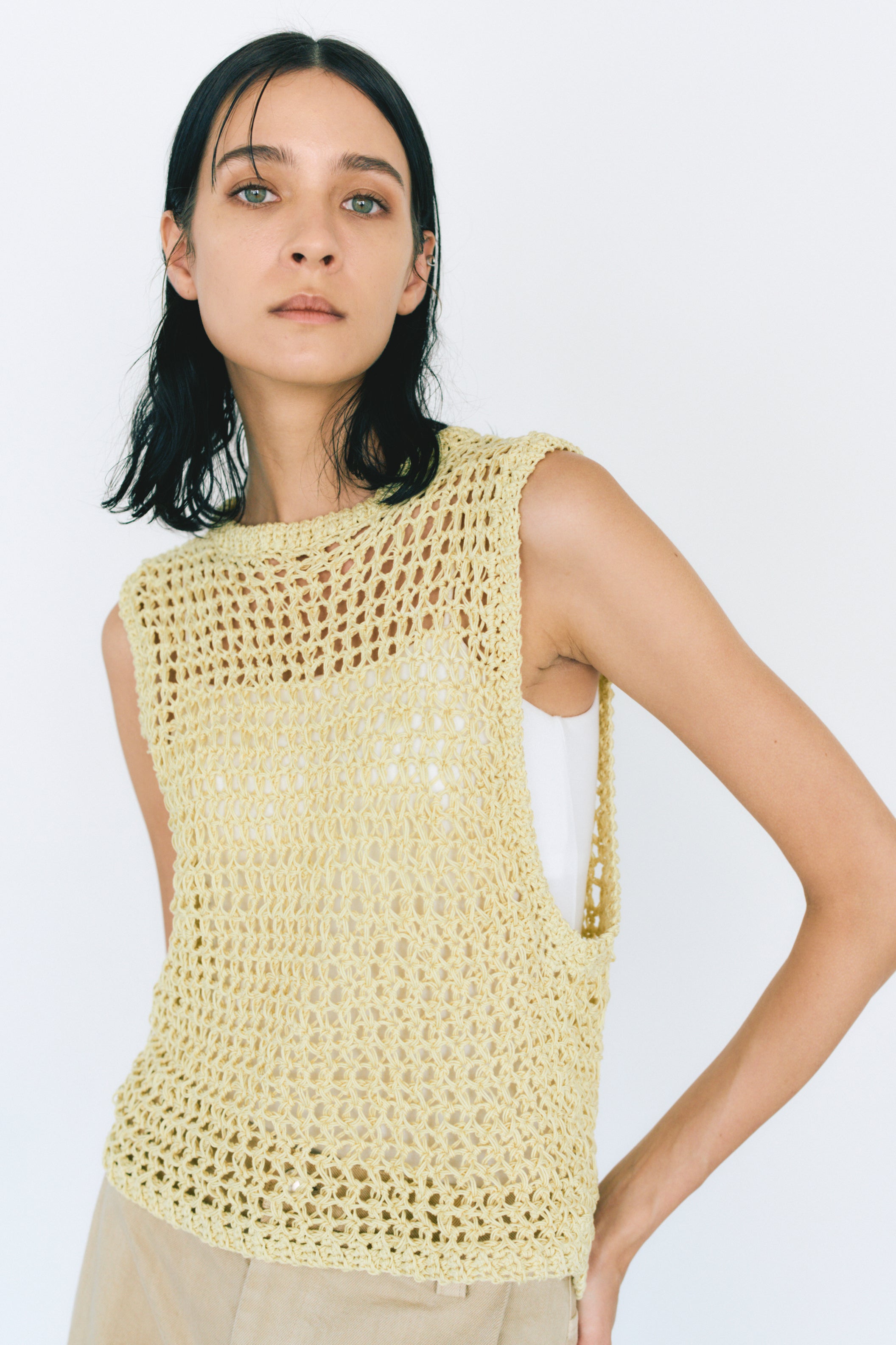 CORD YARN SLEEVE LESS KNIT-DEKOPON-